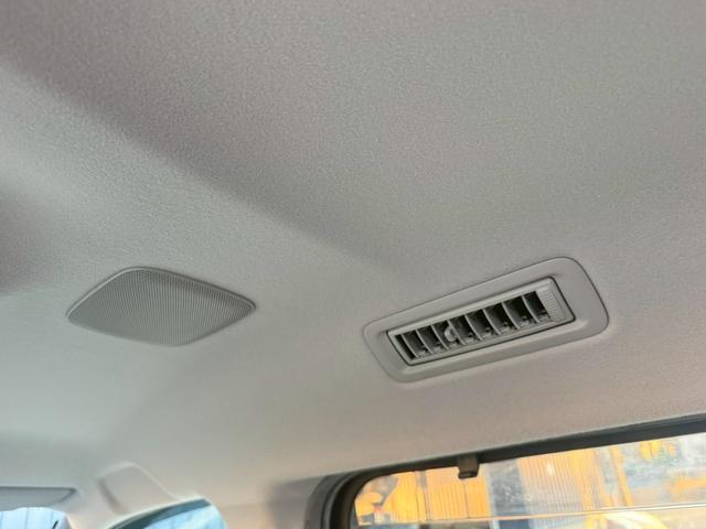 ヴォクシー 　２．０ＺＳ煌　７人乗★アルパイン１０インチナビ★地デジＴＶ★両側パワースライドドア★アイドリングストップ★プッシュスタート★ＥＴＣ★１８インチ社外ホイール★シートカバー★スマートキー★バックカメラ★（35枚目）