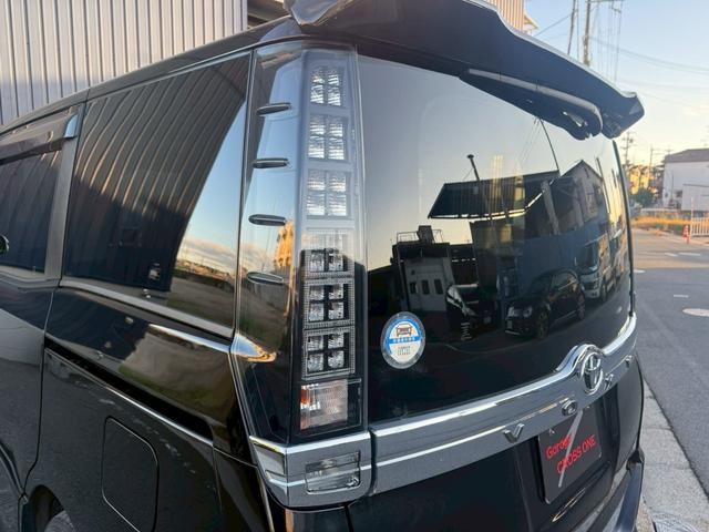 ヴォクシー 　２．０ＺＳ煌　７人乗★アルパイン１０インチナビ★地デジＴＶ★両側パワースライドドア★アイドリングストップ★プッシュスタート★ＥＴＣ★１８インチ社外ホイール★シートカバー★スマートキー★バックカメラ★（44枚目）