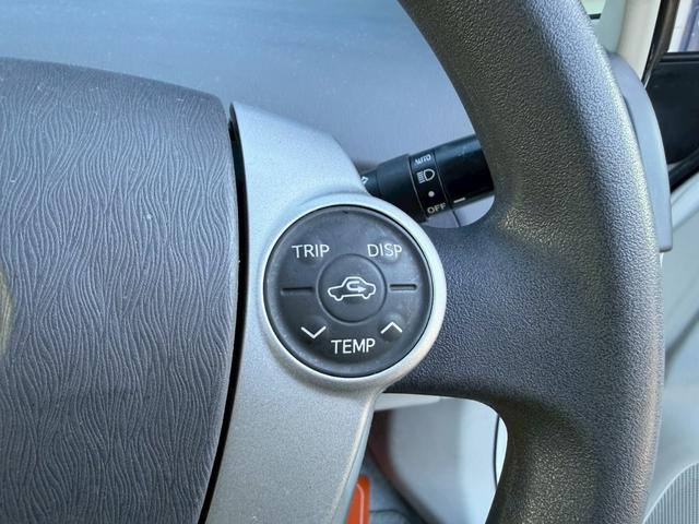 プリウス Ｓツーリングセレクション　★地デジＴＶ★バックカメラ★プッシュスタート★スマートキー★ステアリングスイッチ★オートライト★コーナーポール★ＥＴＣ★ウインカーミラー★フォグライト★純正１７インチホイール★ドアバイザー★（11枚目）