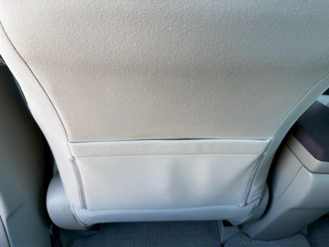 プリウス Ｓツーリングセレクション　★地デジＴＶ★バックカメラ★プッシュスタート★スマートキー★ステアリングスイッチ★オートライト★コーナーポール★ＥＴＣ★ウインカーミラー★フォグライト★純正１７インチホイール★ドアバイザー★（28枚目）