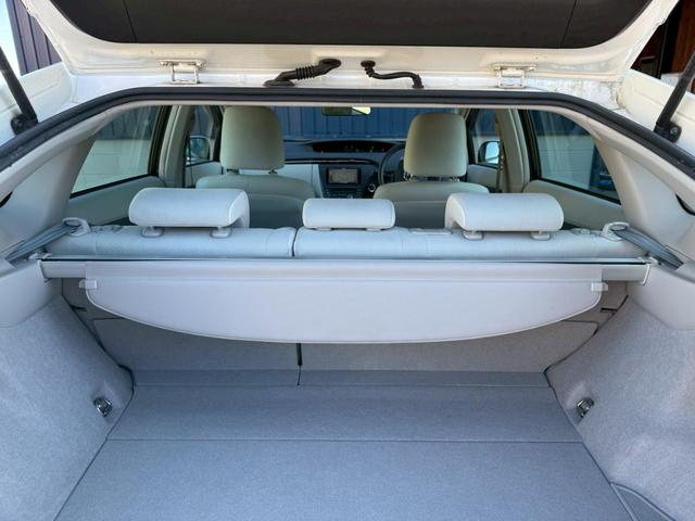 プリウス Ｓツーリングセレクション　★地デジＴＶ★バックカメラ★プッシュスタート★スマートキー★ステアリングスイッチ★オートライト★コーナーポール★ＥＴＣ★ウインカーミラー★フォグライト★純正１７インチホイール★ドアバイザー★（58枚目）