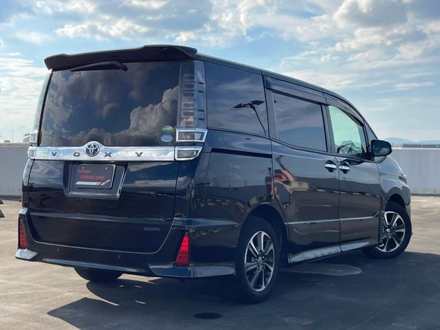 ヴォクシー ZS 煌II ・純正ナビ・フリップダウンモニター・ETC・オートクルーズコントロール・両側電動スライドドア・プッシュスタート・アイドリングストップ・ステアリングスイッチ・衝突軽減ブレーキ・車線逸脱警報装置(2枚目)