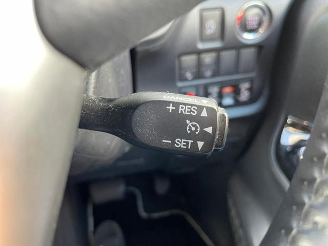 ヴォクシー ZS 煌II ・純正ナビ・フリップダウンモニター・ETC・オートクルーズコントロール・両側電動スライドドア・プッシュスタート・アイドリングストップ・ステアリングスイッチ・衝突軽減ブレーキ・車線逸脱警報装置(15枚目)