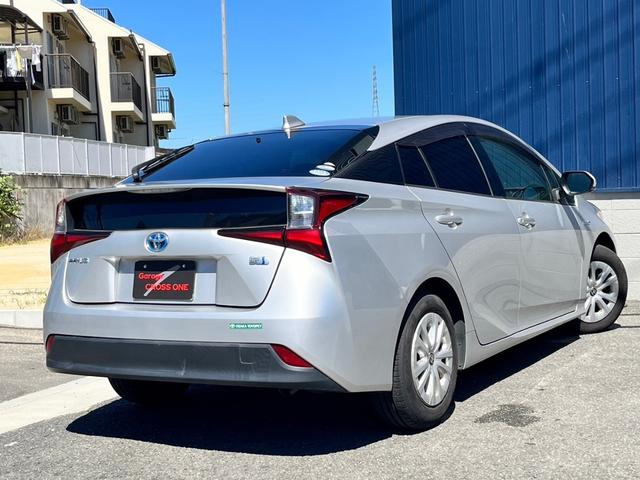 プリウス S・地デジナビ・ETC・クルーズコントロール ・地デジナビ・ETC・クルーズコントロール・プッシュスタート・ステアリングスイッチ・オートライト・プリクラッシュセーフティ・スマートキー・フロアマット・オートエアコン・LEDヘッドライト・ドアバイザー(2枚目)