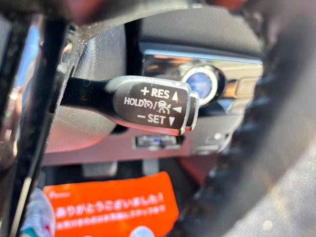 プリウス S・地デジナビ・ETC・クルーズコントロール ・地デジナビ・ETC・クルーズコントロール・プッシュスタート・ステアリングスイッチ・オートライト・プリクラッシュセーフティ・スマートキー・フロアマット・オートエアコン・LEDヘッドライト・ドアバイザー(14枚目)