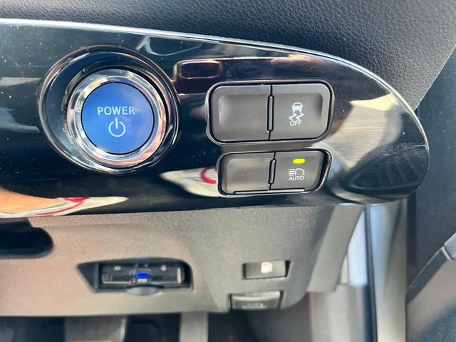 プリウス S・地デジナビ・ETC・クルーズコントロール ・地デジナビ・ETC・クルーズコントロール・プッシュスタート・ステアリングスイッチ・オートライト・プリクラッシュセーフティ・スマートキー・フロアマット・オートエアコン・LEDヘッドライト・ドアバイザー(16枚目)