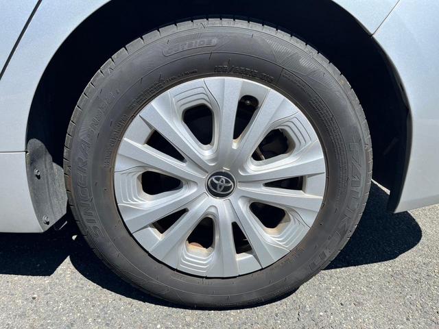 プリウス S・地デジナビ・ETC・クルーズコントロール ・地デジナビ・ETC・クルーズコントロール・プッシュスタート・ステアリングスイッチ・オートライト・プリクラッシュセーフティ・スマートキー・フロアマット・オートエアコン・LEDヘッドライト・ドアバイザー(20枚目)