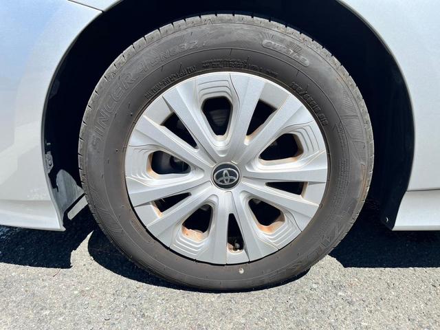 プリウス S・地デジナビ・ETC・クルーズコントロール ・地デジナビ・ETC・クルーズコントロール・プッシュスタート・ステアリングスイッチ・オートライト・プリクラッシュセーフティ・スマートキー・フロアマット・オートエアコン・LEDヘッドライト・ドアバイザー(21枚目)