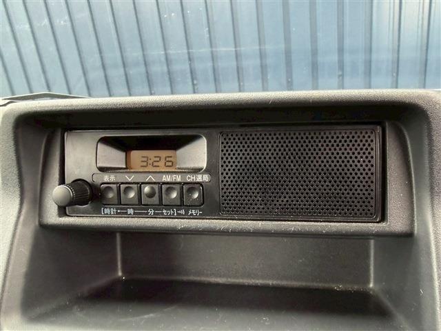 NT100クリッパートラック DX ラジオ AM FM ETC エアコン オートマチック フロアマット ドアバイザー 12インチ純正ホイール レベライザー オートライトスペアタイヤ(15枚目)