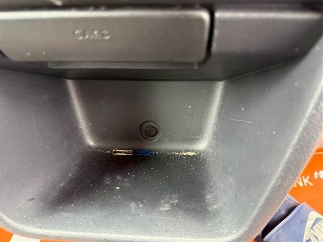 NT100クリッパートラック DX ラジオ AM FM ETC エアコン オートマチック フロアマット ドアバイザー 12インチ純正ホイール レベライザー オートライトスペアタイヤ(18枚目)