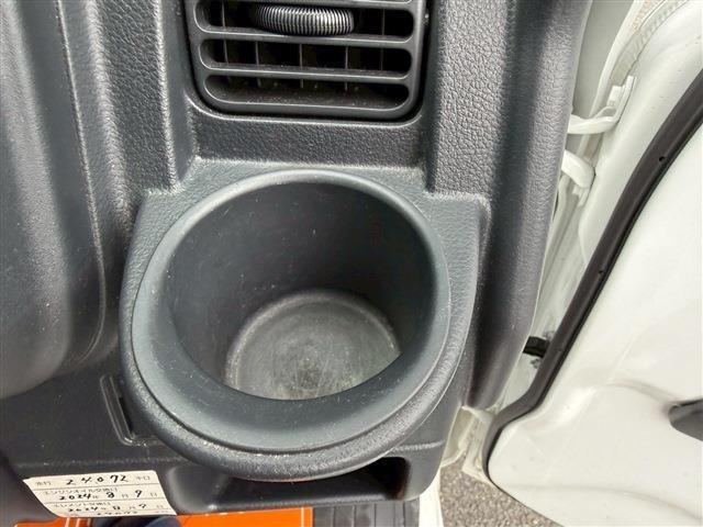 NT100クリッパートラック DX ラジオ AM FM ETC エアコン オートマチック フロアマット ドアバイザー 12インチ純正ホイール レベライザー オートライトスペアタイヤ(29枚目)