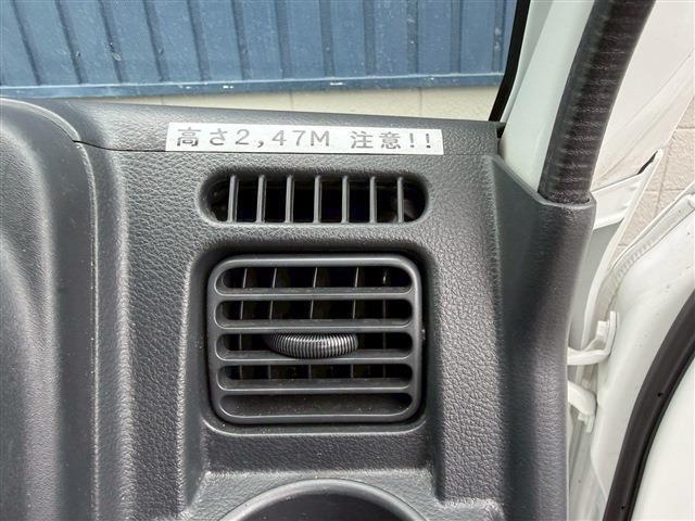 NT100クリッパートラック DX ラジオ AM FM ETC エアコン オートマチック フロアマット ドアバイザー 12インチ純正ホイール レベライザー オートライトスペアタイヤ(30枚目)