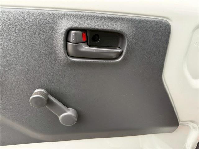 NT100クリッパートラック DX ラジオ AM FM ETC エアコン オートマチック フロアマット ドアバイザー 12インチ純正ホイール レベライザー オートライトスペアタイヤ(33枚目)