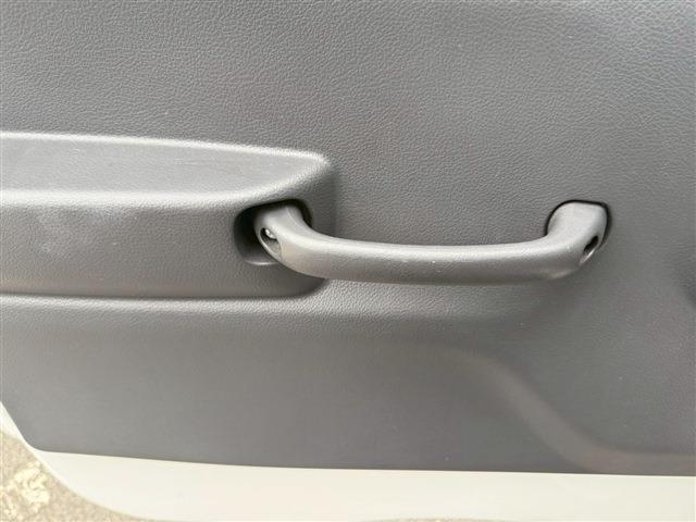 NT100クリッパートラック DX ラジオ AM FM ETC エアコン オートマチック フロアマット ドアバイザー 12インチ純正ホイール レベライザー オートライトスペアタイヤ(34枚目)