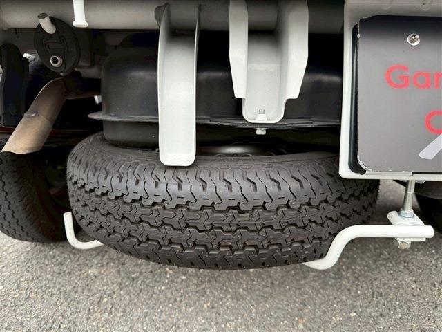 NT100クリッパートラック DX ラジオ AM FM ETC エアコン オートマチック フロアマット ドアバイザー 12インチ純正ホイール レベライザー オートライトスペアタイヤ(40枚目)