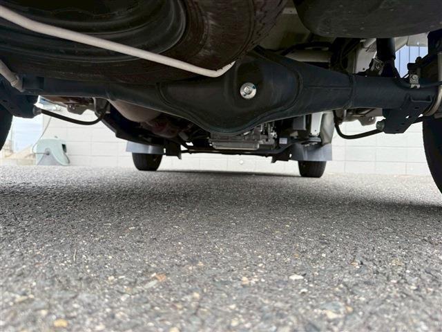 NT100クリッパートラック DX ラジオ AM FM ETC エアコン オートマチック フロアマット ドアバイザー 12インチ純正ホイール レベライザー オートライトスペアタイヤ(48枚目)