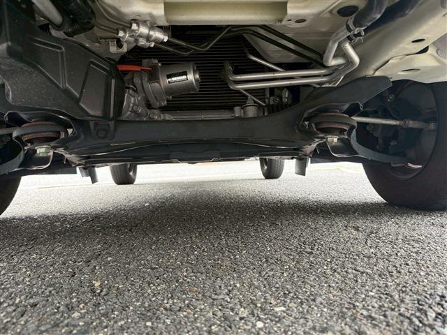 NT100クリッパートラック DX ラジオ AM FM ETC エアコン オートマチック フロアマット ドアバイザー 12インチ純正ホイール レベライザー オートライトスペアタイヤ(49枚目)