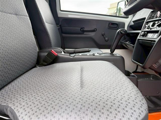 NT100クリッパートラック DX ラジオ AM FM ETC エアコン オートマチック フロアマット ドアバイザー 12インチ純正ホイール レベライザー オートライトスペアタイヤ(54枚目)