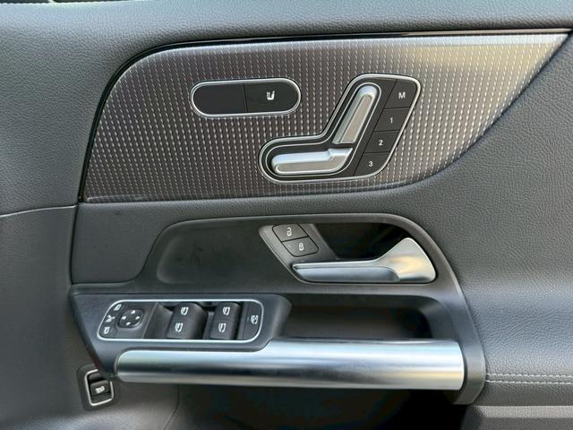 Ｂクラス Ｂ１８０　純正ナビ　バックカメラ　ハーフレザーシート　純正アルミホイール（14枚目）