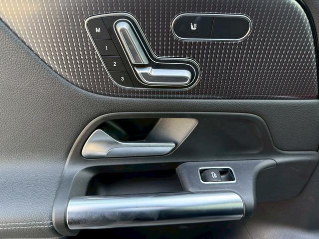 Ｂクラス Ｂ１８０　純正ナビ　バックカメラ　ハーフレザーシート　純正アルミホイール（28枚目）