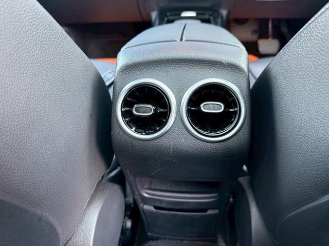 Ｂクラス Ｂ１８０　純正ナビ　バックカメラ　ハーフレザーシート　純正アルミホイール（42枚目）