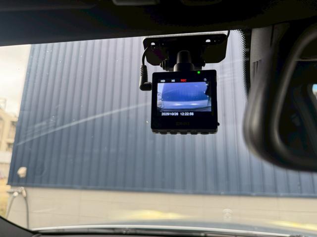 Eクラス E300 ブルーエフィシェンシー アバンギャルド メーカーナビ バックカメラ ドラレコ ハーフレザーシート 純正アルミホイール パワーシート HID(18枚目)