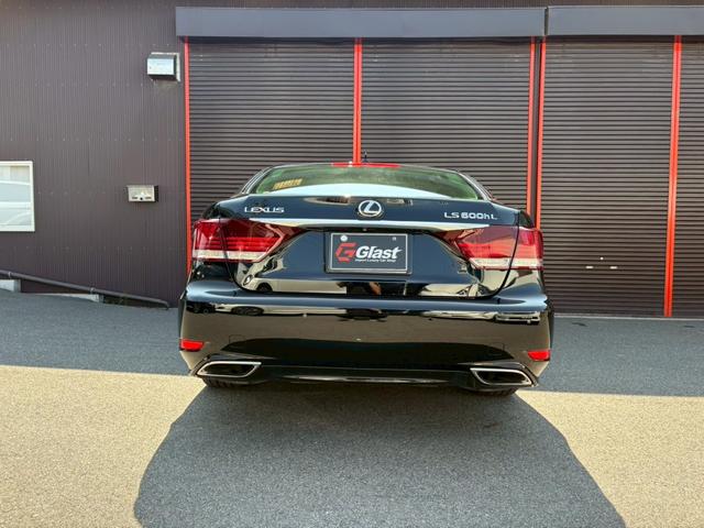 ＬＳ ＬＳ６００ｈＬ　エグゼクティブパッケージ　リアモニター　シートヒータークーラー　クルーズコントロール　禁煙　１００Ｖ電源　パワーバックドア　クリアランスソナー　ブルーレイ　Ｂｌｕｅｔｏｏｔｈ接続　パワーシート　バックカメラ（13枚目）