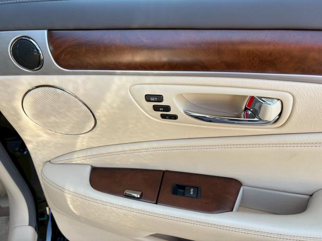 ＬＳ ＬＳ６００ｈＬ　エグゼクティブパッケージ　リアモニター　シートヒータークーラー　クルーズコントロール　禁煙　１００Ｖ電源　パワーバックドア　クリアランスソナー　ブルーレイ　Ｂｌｕｅｔｏｏｔｈ接続　パワーシート　バックカメラ（23枚目）