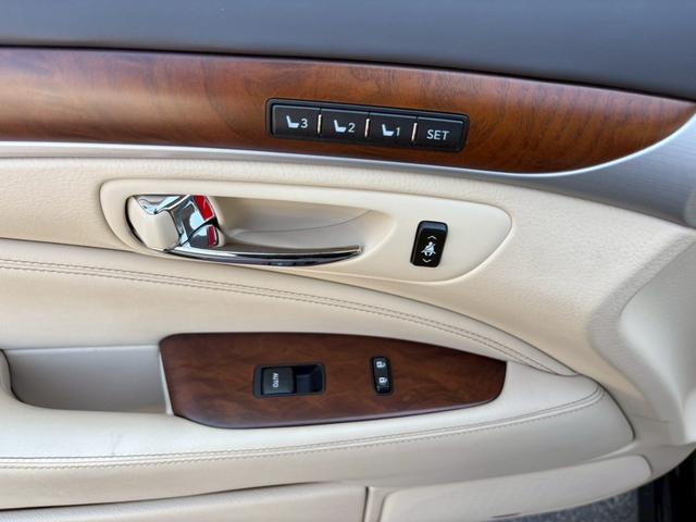 ＬＳ ＬＳ６００ｈＬ　エグゼクティブパッケージ　リアモニター　シートヒータークーラー　クルーズコントロール　禁煙　１００Ｖ電源　パワーバックドア　クリアランスソナー　ブルーレイ　Ｂｌｕｅｔｏｏｔｈ接続　パワーシート　バックカメラ（29枚目）