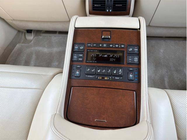 ＬＳ ＬＳ６００ｈＬ　エグゼクティブパッケージ　リアモニター　シートヒータークーラー　クルーズコントロール　禁煙　１００Ｖ電源　パワーバックドア　クリアランスソナー　ブルーレイ　Ｂｌｕｅｔｏｏｔｈ接続　パワーシート　バックカメラ（34枚目）