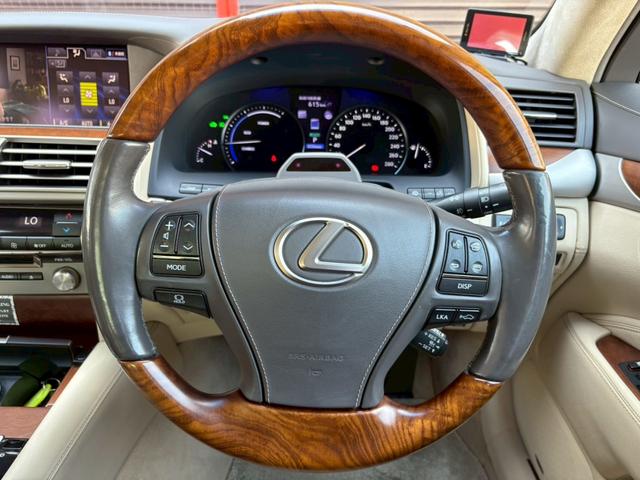 ＬＳ ＬＳ６００ｈＬ　エグゼクティブパッケージ　リアモニター　シートヒータークーラー　クルーズコントロール　禁煙　１００Ｖ電源　パワーバックドア　クリアランスソナー　ブルーレイ　Ｂｌｕｅｔｏｏｔｈ接続　パワーシート　バックカメラ（46枚目）