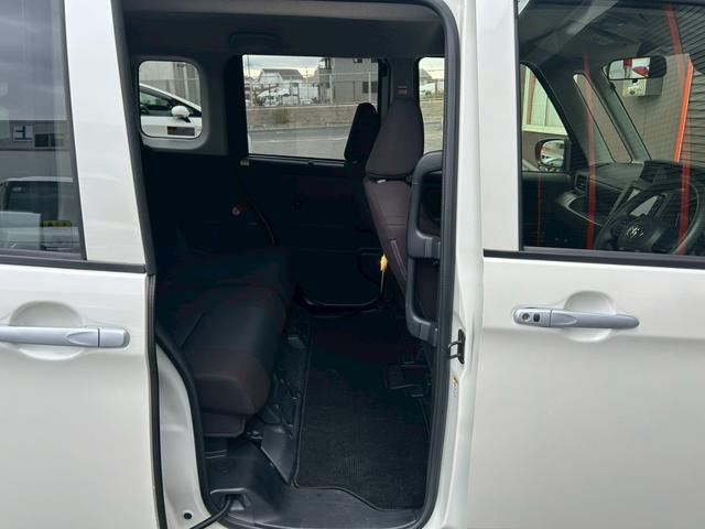 ルーミー X ブルートゥース WエアB パワーステアリング エアバッグ フルフラット アイドルストップ オートライト ABS ウォークスルー 衝突安全ボディ(23枚目)