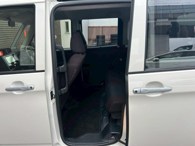 ルーミー X ブルートゥース WエアB パワーステアリング エアバッグ フルフラット アイドルストップ オートライト ABS ウォークスルー 衝突安全ボディ(28枚目)