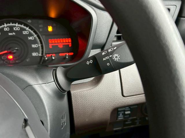 ルーミー X ブルートゥース WエアB パワーステアリング エアバッグ フルフラット アイドルストップ オートライト ABS ウォークスルー 衝突安全ボディ(36枚目)