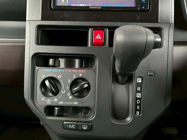 ルーミー X ブルートゥース WエアB パワーステアリング エアバッグ フルフラット アイドルストップ オートライト ABS ウォークスルー 衝突安全ボディ(41枚目)