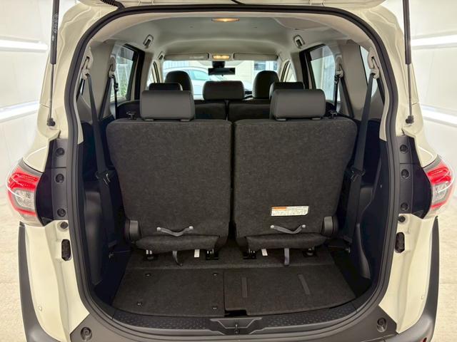 シエンタ ハイブリッドG クエロ ブルートゥース オートマチックハイビーム クルコン スマートキー 1オーナー オ-トエアコン 3列シート アイドリングストップ キーレスエントリー プリクラッシュセーフティー パワーウインドウ(22枚目)