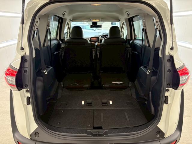 シエンタ ハイブリッドG クエロ ブルートゥース オートマチックハイビーム クルコン スマートキー 1オーナー オ-トエアコン 3列シート アイドリングストップ キーレスエントリー プリクラッシュセーフティー パワーウインドウ(23枚目)