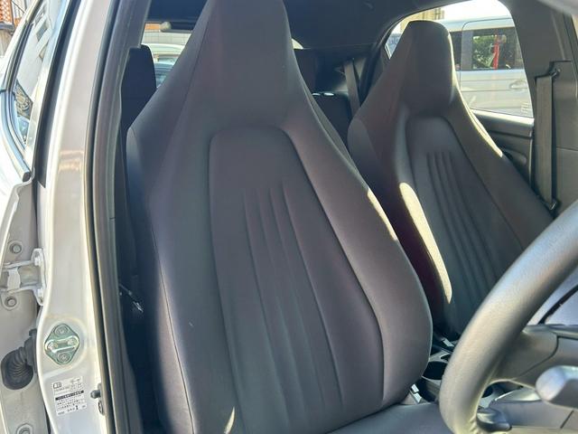 ヤリス Ｇ　ＢＬＵＥＴＯＯＴＨ　オートＬＥＤ　ＵＳＢポート　ＥＴＣ車載器　Ｗエアバック　パワーステアリング　レーダーブレーキ（19枚目）