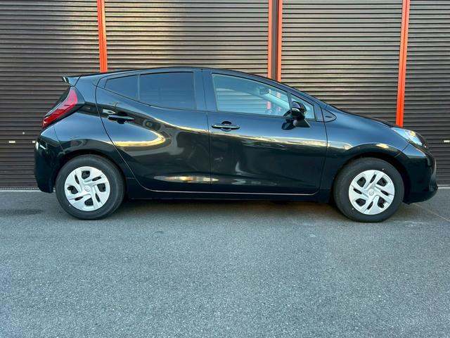 アクア Ｘ　Ｂｌｕｅｔｏｏｔｈオーディオ　レーンキープ　ハイビームアシスト　禁煙　１００Ｖ　ＬＥＤヘッドライト　スマートキー　横滑り防止機能　キーレスエントリー（11枚目）