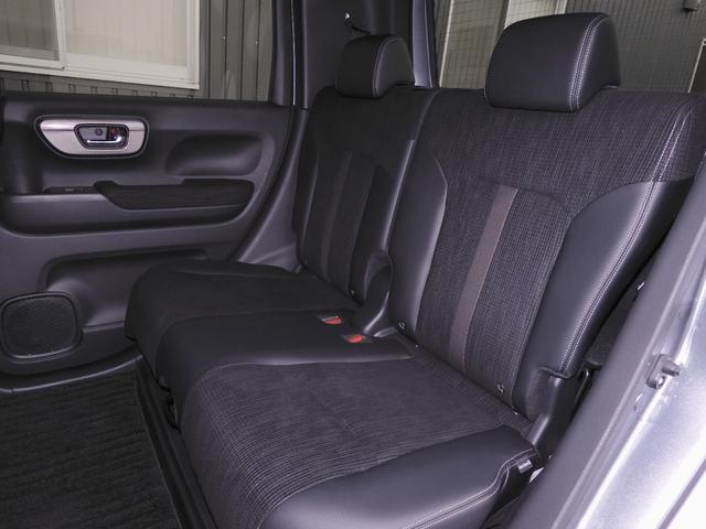 ◆ゆったり座れる大型で上質なシート。ゆとりのサイズと十分な厚みで豊かな座り心地を生み、ロングドライブでも疲れにくいシートです。