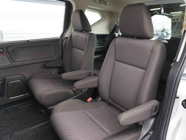 フリード Ｇ・ホンダセンシング　ワンオーナー　９インチナビ　バックカメラ　ドラレコ　ＥＴＣ　アダプティブクルーズコントロール　両側電動スライドドア　Ｂｌｕｅｔｏｏｔｈ　フルセグＴＶ　ＤＶＤ再生　衝突被害軽減ブレーキ（11枚目）