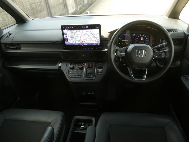 ステップワゴン ｅ：ＨＥＶスパーダ　ワンオーナー　１０インチナビ　バックカメラ　ドラレコ　ＥＴＣ　アダプティブクルーズコントロール　両側電動スライドドア　シートヒーター　Ｂｌｕｅｔｏｏｔｈ　ＬＥＤヘッドライト　衝突被害軽減ブレーキ（8枚目）