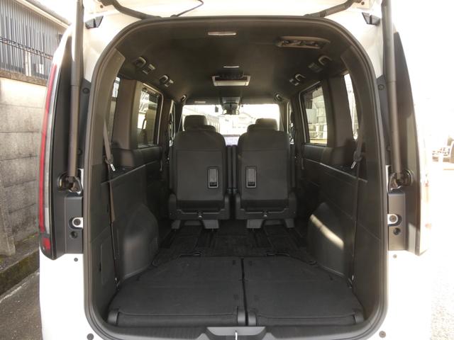 ステップワゴン ｅ：ＨＥＶスパーダ　ワンオーナー　１０インチナビ　バックカメラ　ドラレコ　ＥＴＣ　アダプティブクルーズコントロール　両側電動スライドドア　シートヒーター　Ｂｌｕｅｔｏｏｔｈ　ＬＥＤヘッドライト　衝突被害軽減ブレーキ（12枚目）