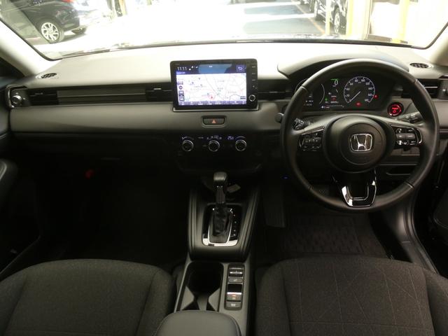 ヴェゼル ｅ：ＨＥＶＸ　デモカー　９インチナビ　バックカメラ　ドラレコ　ＥＴＣ　渋滞追従機能付アダプティブクルーズコントロール　Ｂｌｕｅｔｏｏｔｈ　ＵＳＢ入力端子　ＬＥＤヘッドライト　衝突被害軽減ブレーキ　フルセグ（8枚目）