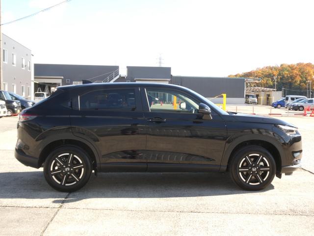 ヴェゼル ｅ：ＨＥＶＸ　デモカー　９インチナビ　バックカメラ　ドラレコ　ＥＴＣ　渋滞追従機能付アダプティブクルーズコントロール　Ｂｌｕｅｔｏｏｔｈ　ＵＳＢ入力端子　ＬＥＤヘッドライト　衝突被害軽減ブレーキ　フルセグ（25枚目）