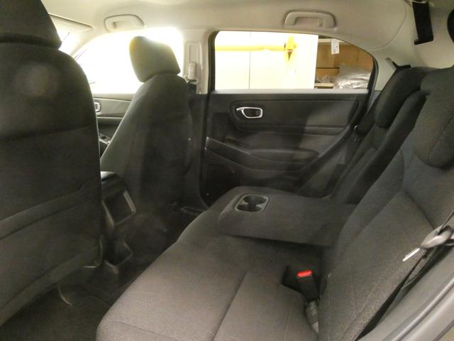 ヴェゼル ｅ：ＨＥＶＸ　デモカー　９インチナビ　バックカメラ　ドラレコ　ＥＴＣ　渋滞追従機能付アダプティブクルーズコントロール　Ｂｌｕｅｔｏｏｔｈ　ＵＳＢ入力端子　ＬＥＤヘッドライト　衝突被害軽減ブレーキ　フルセグ（41枚目）