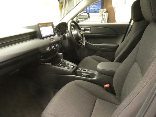 ヴェゼル ｅ：ＨＥＶＸ　デモカー　９インチナビ　バックカメラ　ドラレコ　ＥＴＣ　渋滞追従機能付アダプティブクルーズコントロール　Ｂｌｕｅｔｏｏｔｈ　ＵＳＢ入力端子　ＬＥＤヘッドライト　衝突被害軽減ブレーキ　フルセグ（42枚目）