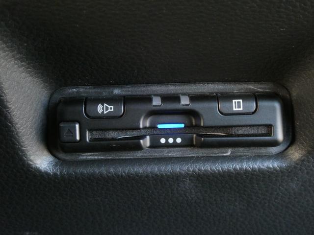 フィット ｅ：ＨＥＶホーム　デモカー　９インチナビ　バックカメラ　ドラレコ　ＥＴＣ　アダプティブクルーズコントロール　Ｂｌｕｅｔｏｏｔｈ　ＵＳＢ入力端子　ＬＥＤヘッドライト　衝突被害軽減ブレーキ　オートハイビーム　禁煙車（5枚目）