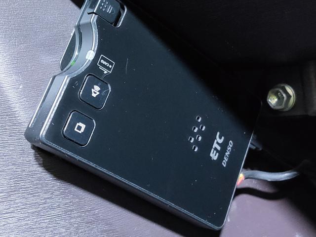 100G レザーパッケージ 禁煙車/フルセグナビ/ETC/スマートキー/プッシュスタート/オートライト/HIDヘッドライト/純正15インチアルミ/BT機能/DVD再生/音楽録音/コンビレザーシート/(66枚目)