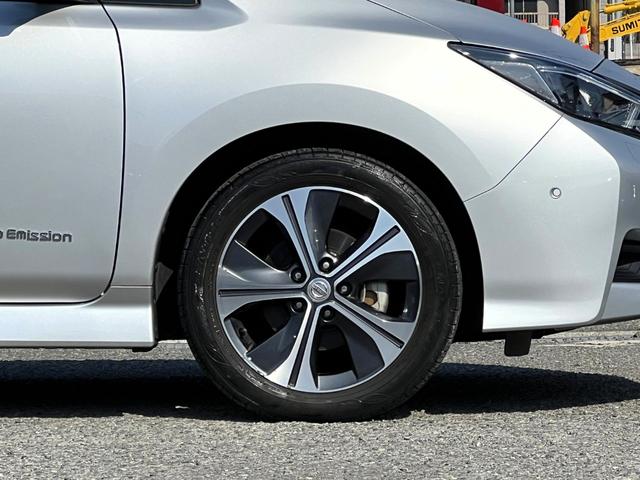 リーフ Ｘ　／ワンオーナー車／１２セグ／エマブレ／ＬＤＷ／ＤＡ／ＬＥＤヘッド／１７ＡＷ／ＣａｒＰｌａｙ／フルセグ／３６０°カメラ／プロパイロットＰ／デジタルインナーミラー／ドラレコ／ＥＴＣ／禁煙車（25枚目）